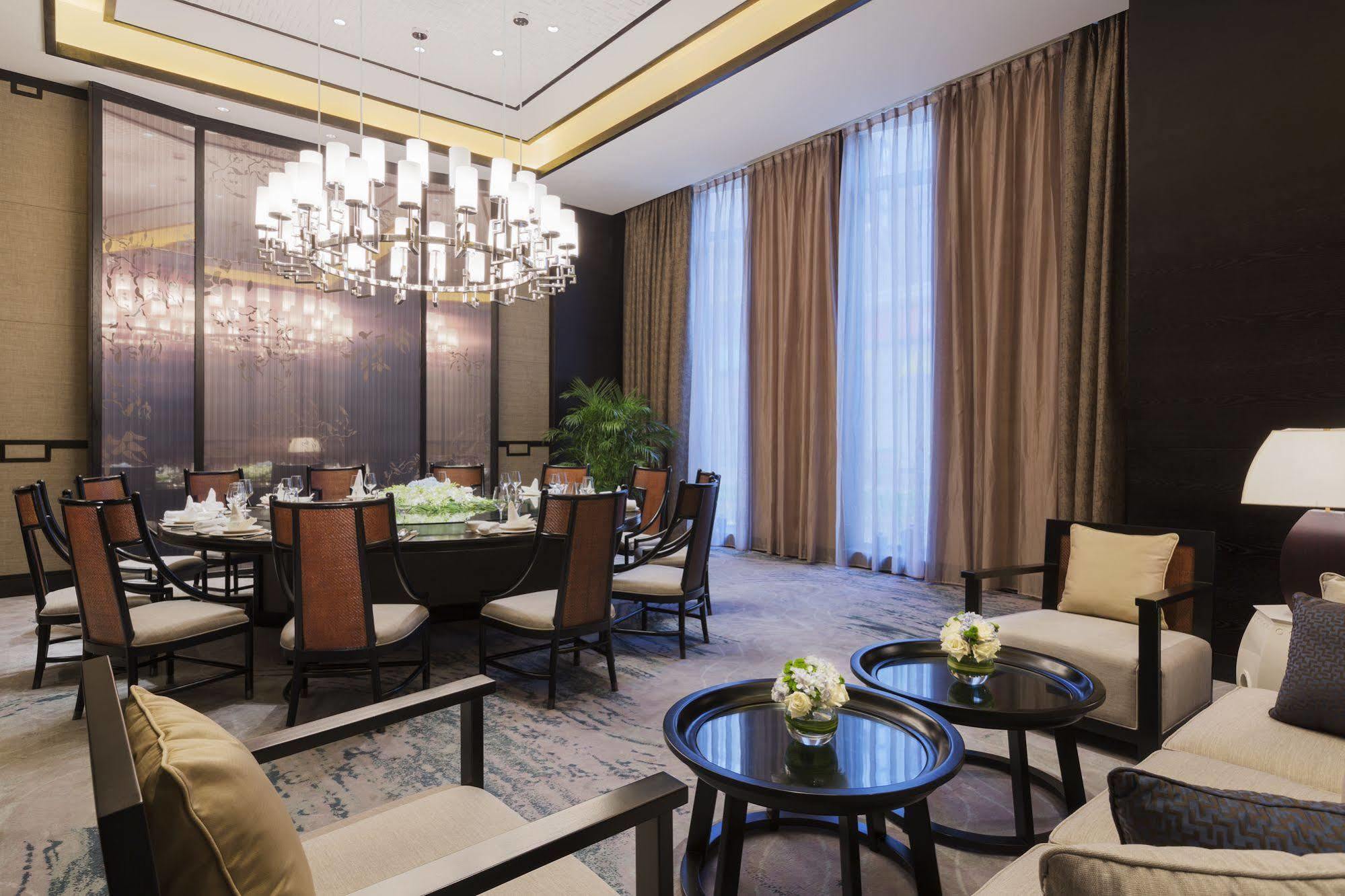 Отель Wanda Realm Jinhua Экстерьер фото