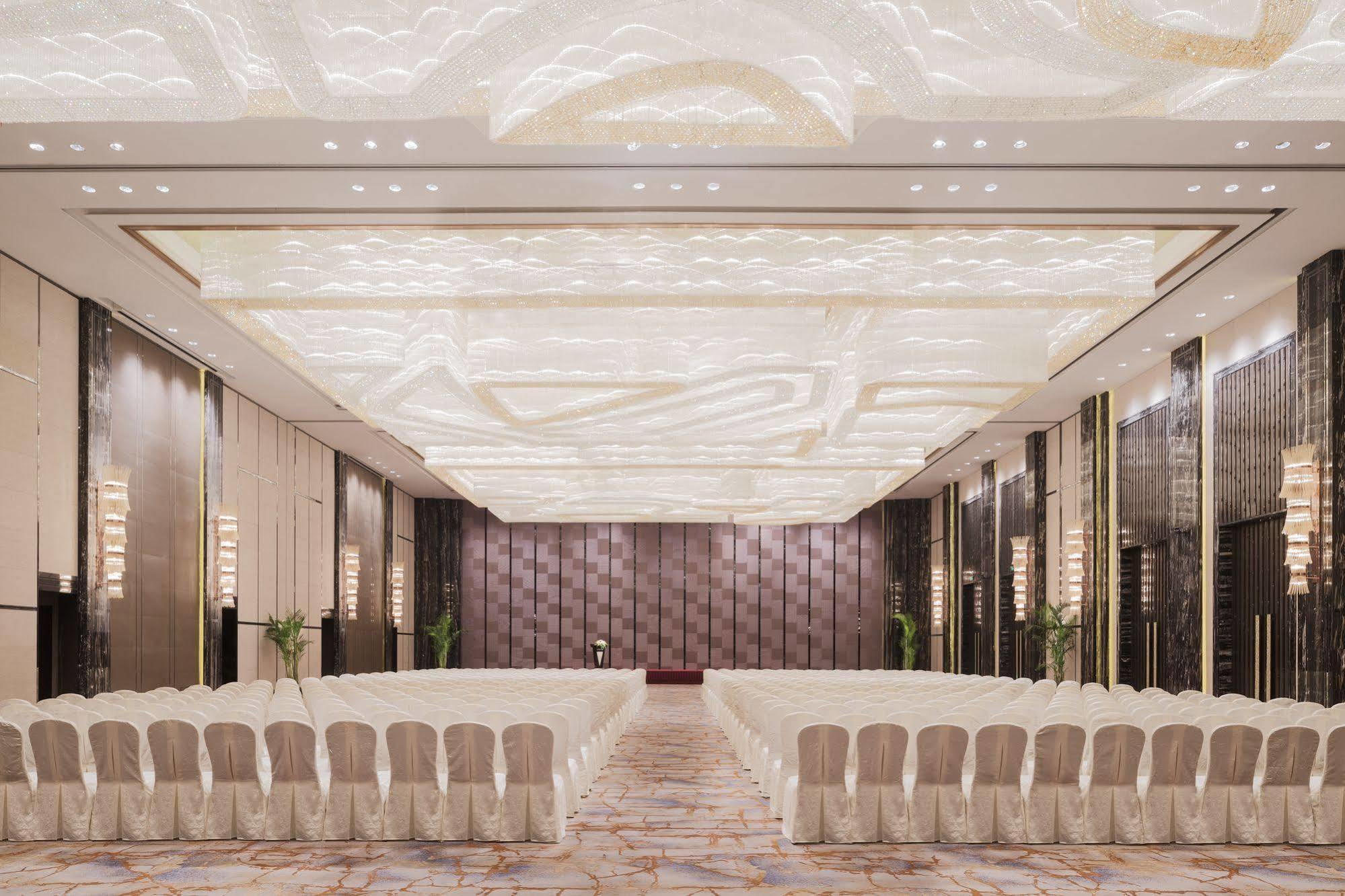 Отель Wanda Realm Jinhua Экстерьер фото